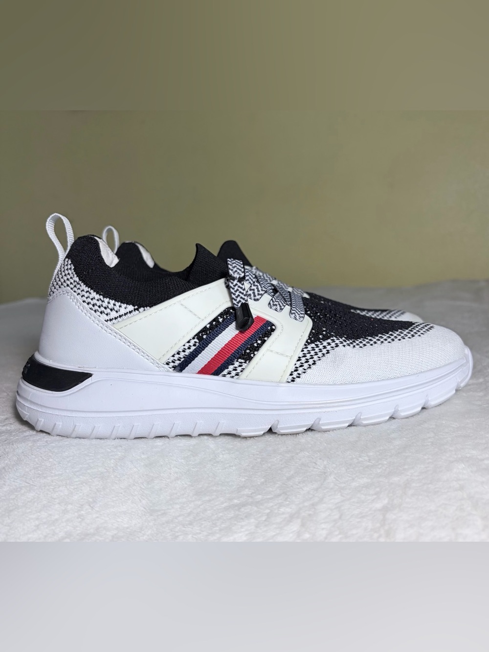 Tommy Hilfiger Black, White & Navy Knit Slip-On Sneakers Sz 7.5‎